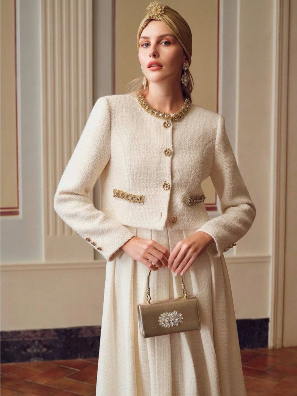 Elegant Cream rhinestone Tweed Cropped Jacket with Gold buttons Ptp 15